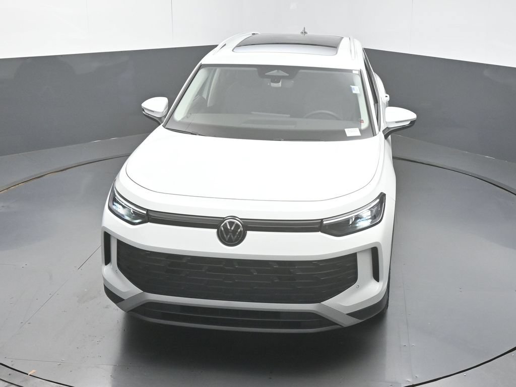 New 2026 Volkswagen Tiguan SE FWD image 44