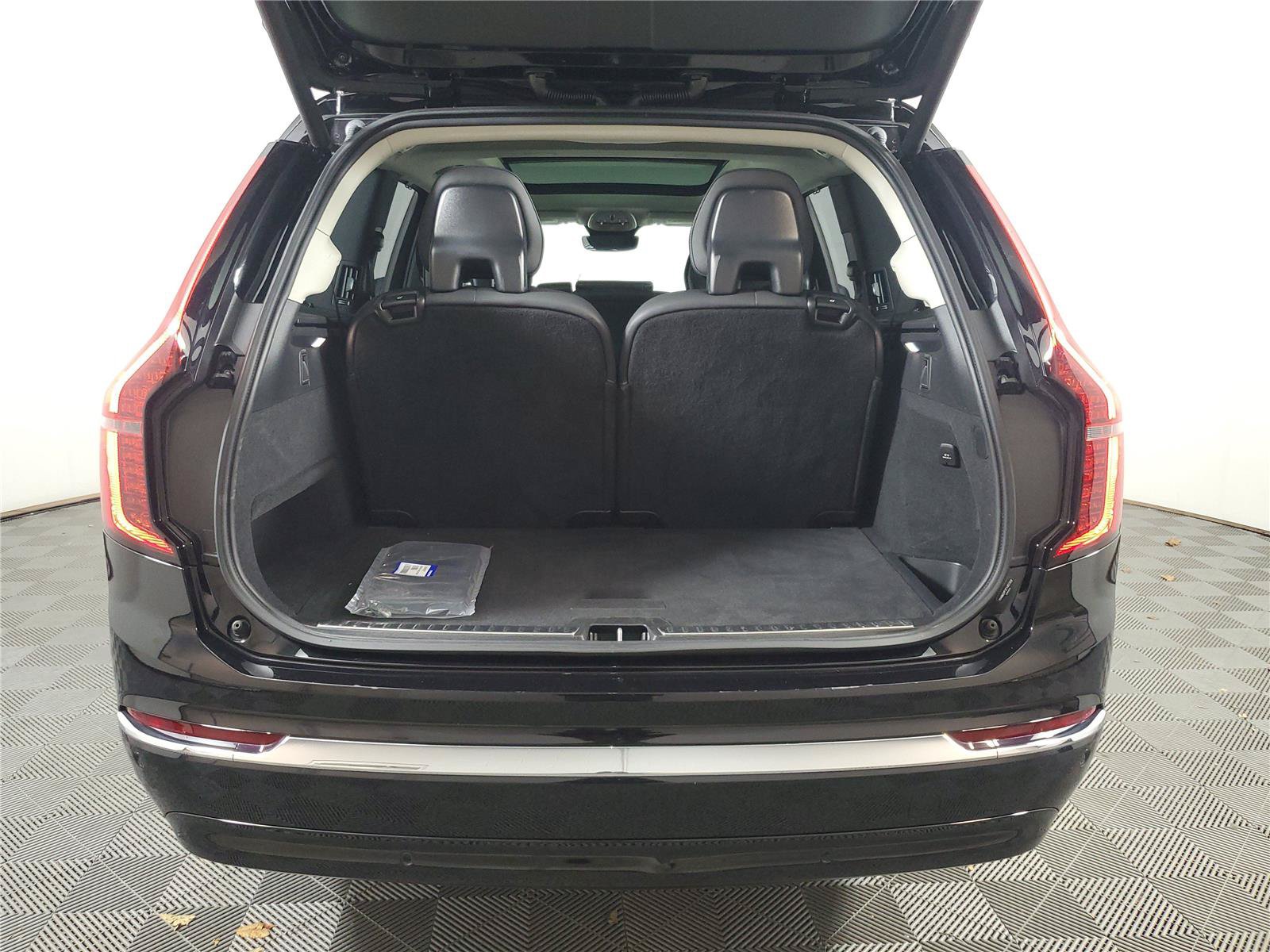 Certified 2026 Volvo XC90 B6 Ultra AWD/4WD image 6