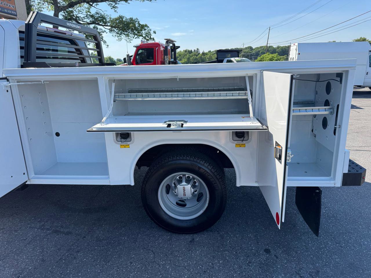 Used 2025 GMC Sierra 3500 Pro w/ Convenience Package AWD/4WD image 24