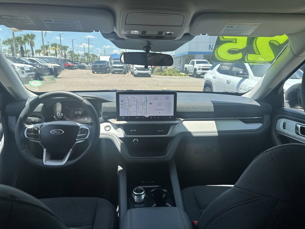 Used 2025 Ford Explorer Active RWD image 18