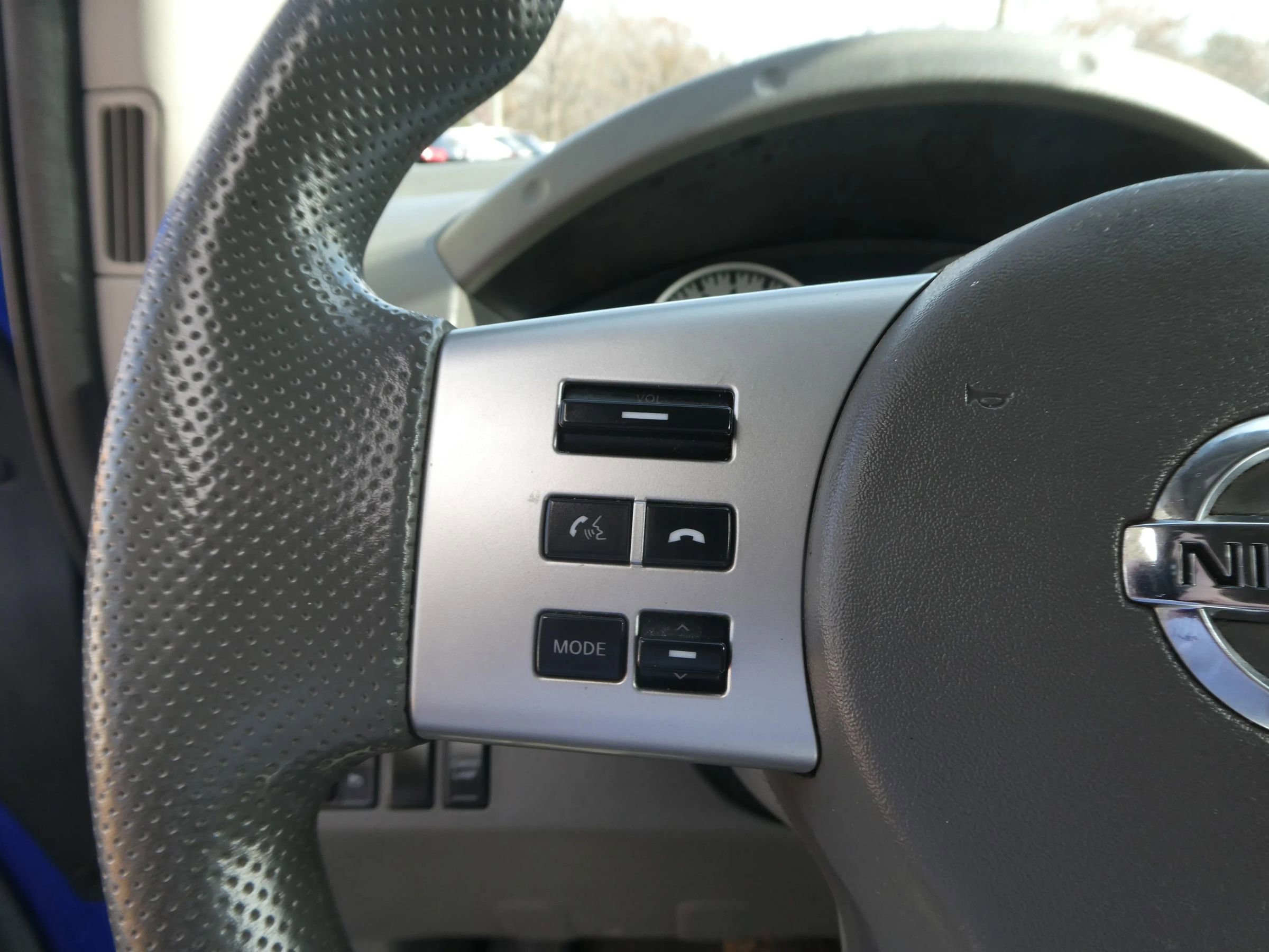 Used 2014 Nissan Frontier Desert Runner image 16