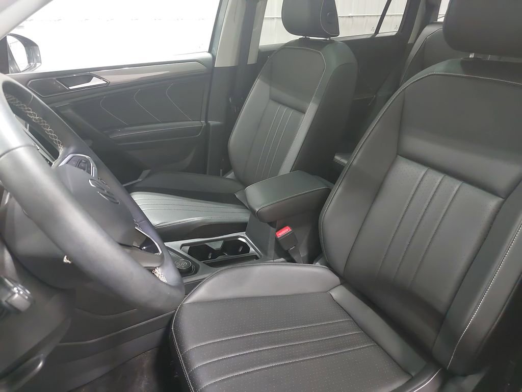 Used 2023 Volkswagen Tiguan SE image 14