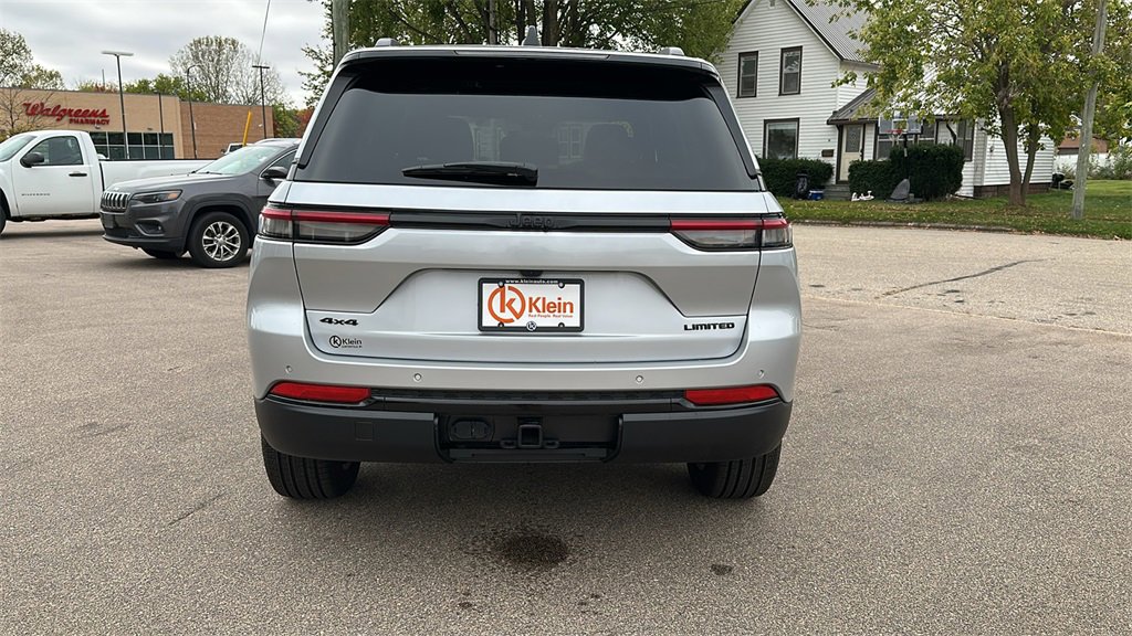 New 2025 Jeep Grand Cherokee Limited w/ Black Appearance Package image 7