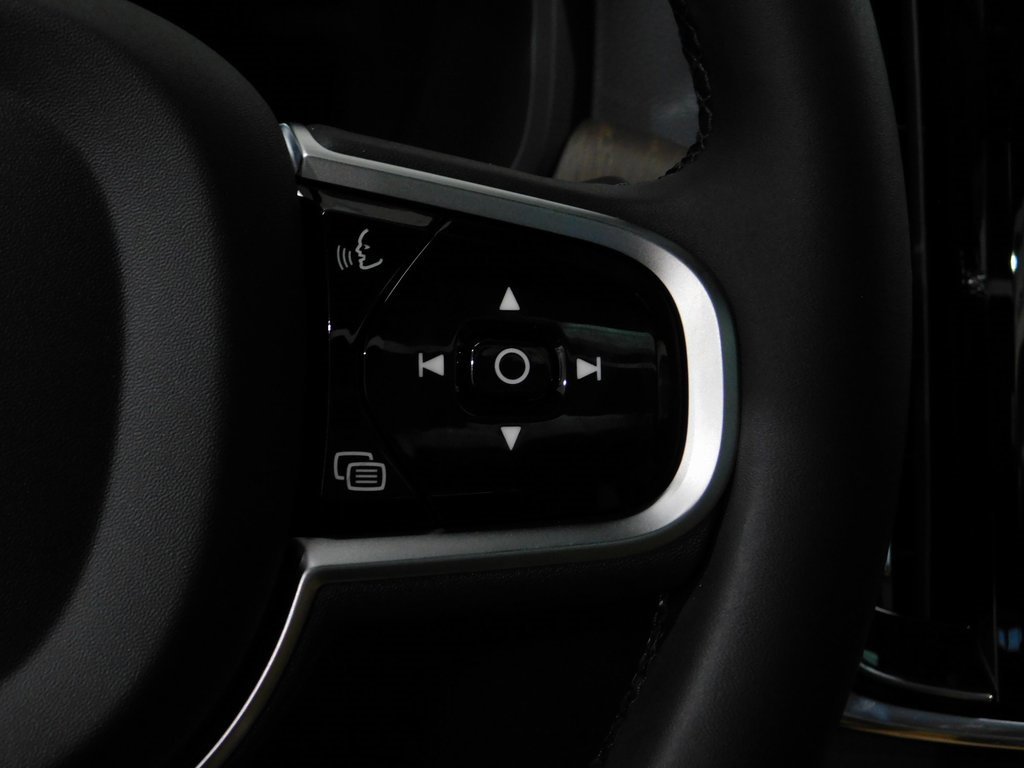 Used 2026 Volvo V90 B6 Cross Country Ultra image 45