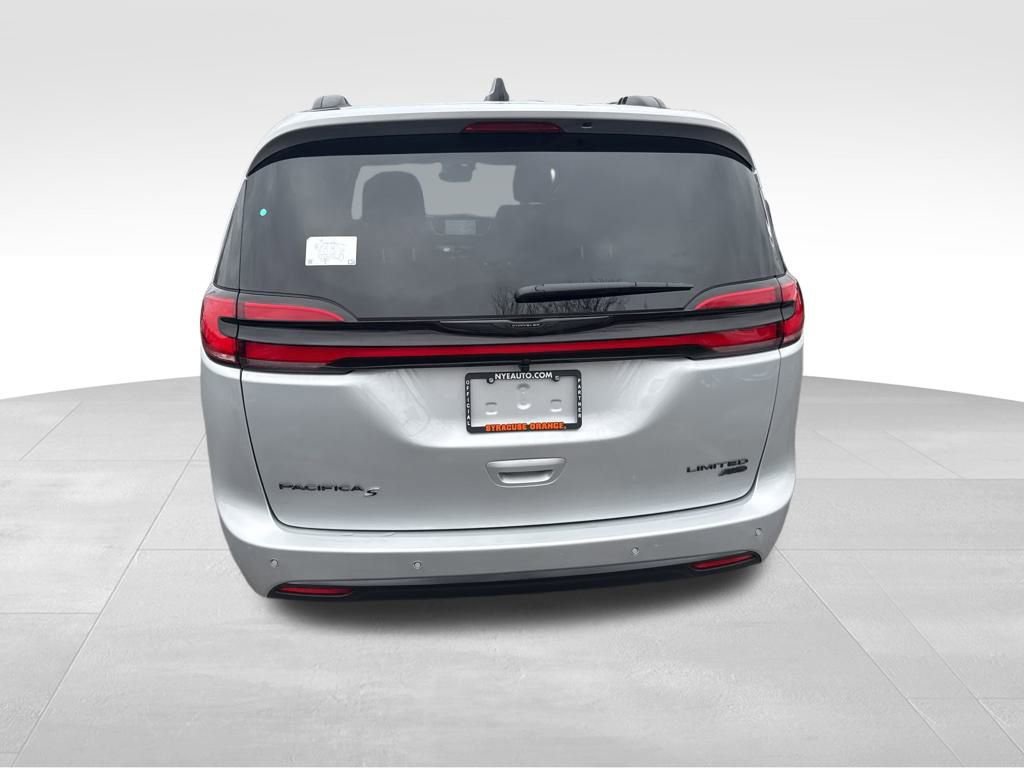 New 2026 Chrysler Pacifica Limited w/ S Appearance Package image 4