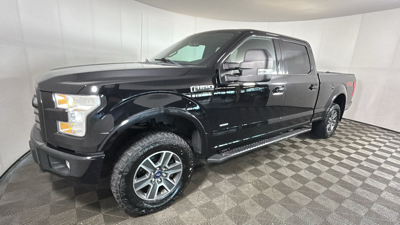 Used 2016 Ford F150 XLT w/ Equipment Group 302A Luxury AWD/4WD image 7