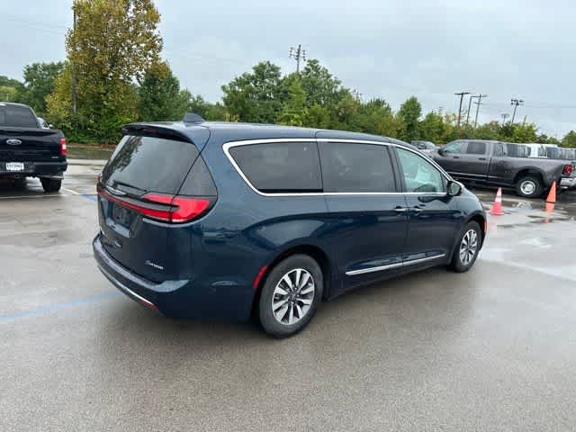 Used 2022 Chrysler Pacifica Limited FWD image 13