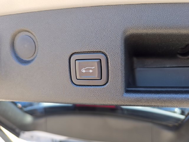 Used 2020 Chevrolet Equinox LT w/ Driver Convenience Package FWD image 20