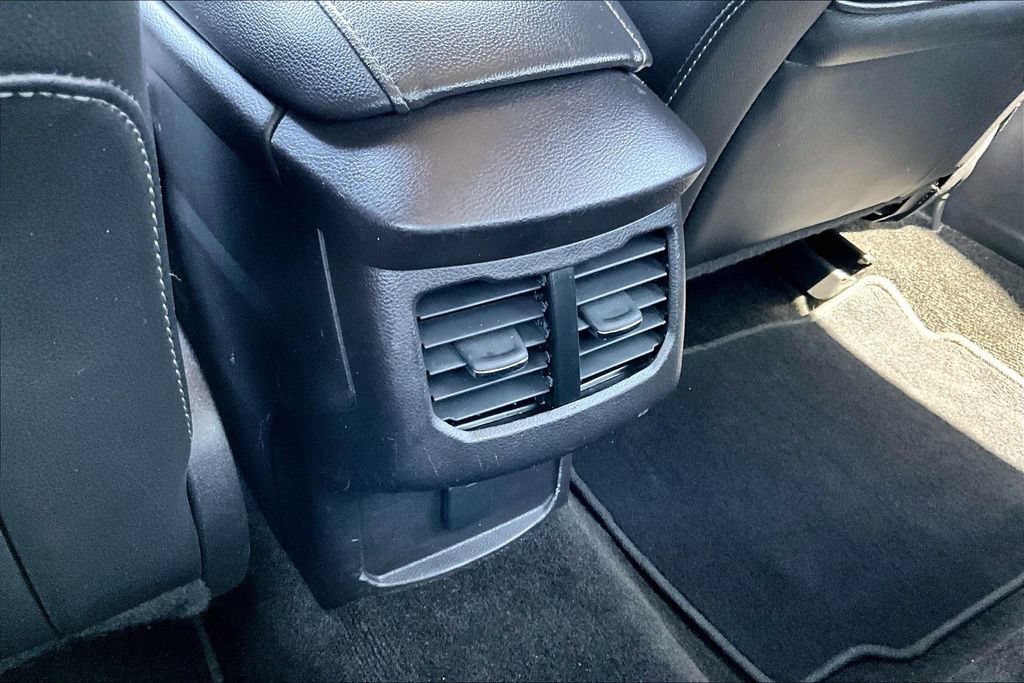 Used 2016 Ford Fusion Titanium FWD image 21