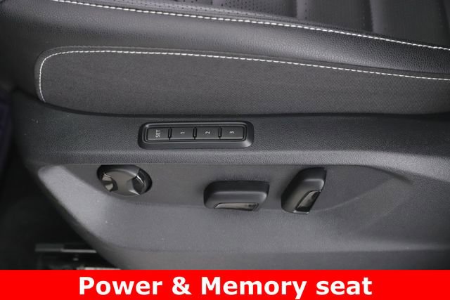 Used 2025 Volkswagen Atlas Cross Sport SEL R-Line AWD/4WD image 19