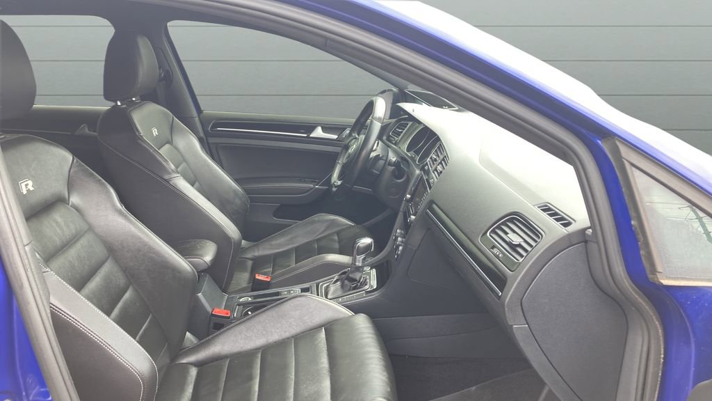 Used 2015 Volkswagen Golf R 4-Door AWD/4WD image 17