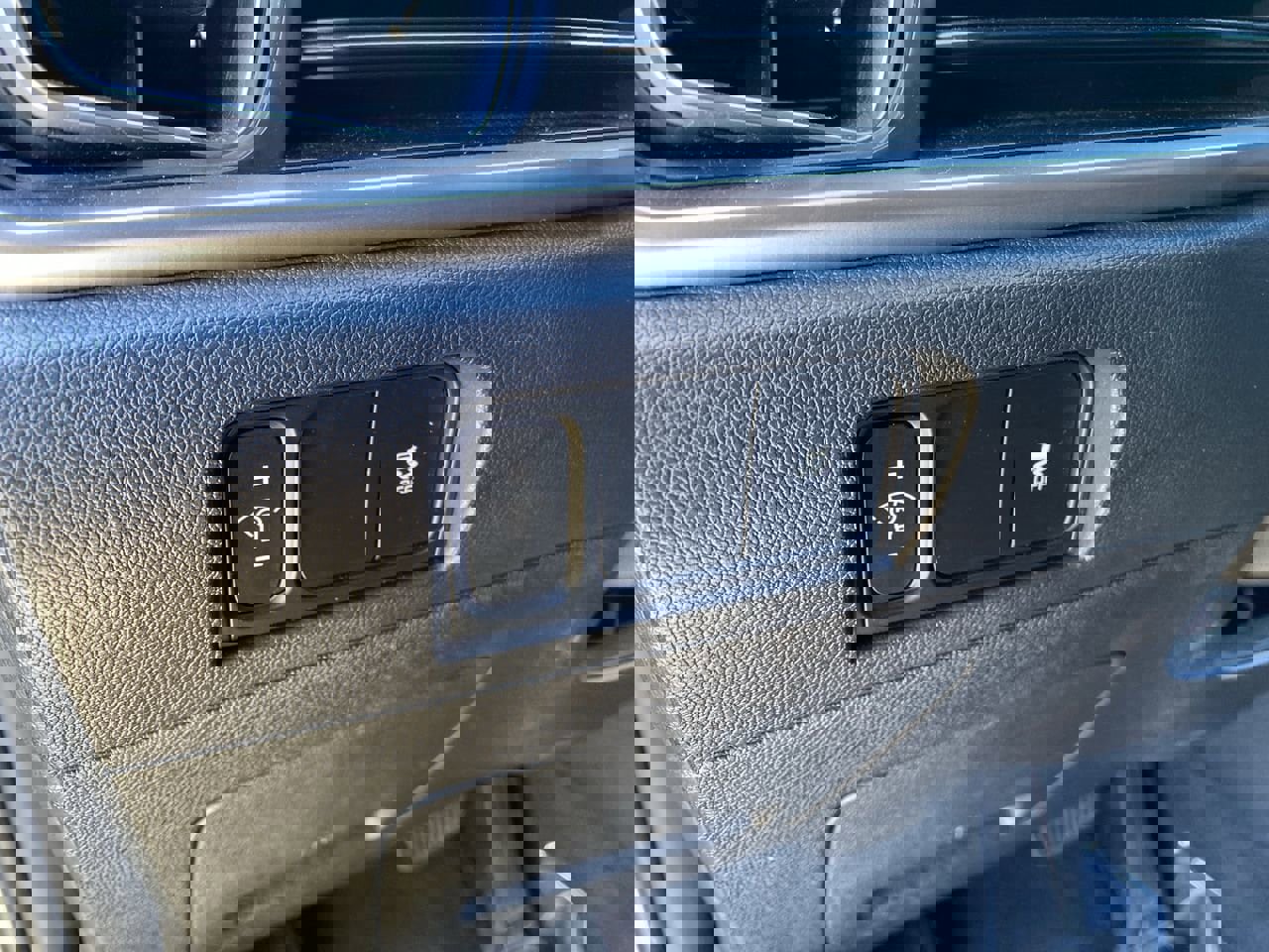 Used 2024 Kia Sorento S image 11