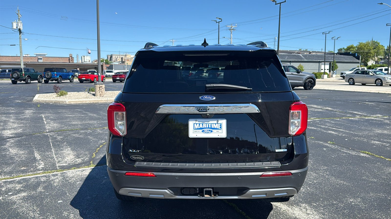 Used 2020 Ford Explorer XLT w/ Equipment Group 202A AWD/4WD image 7