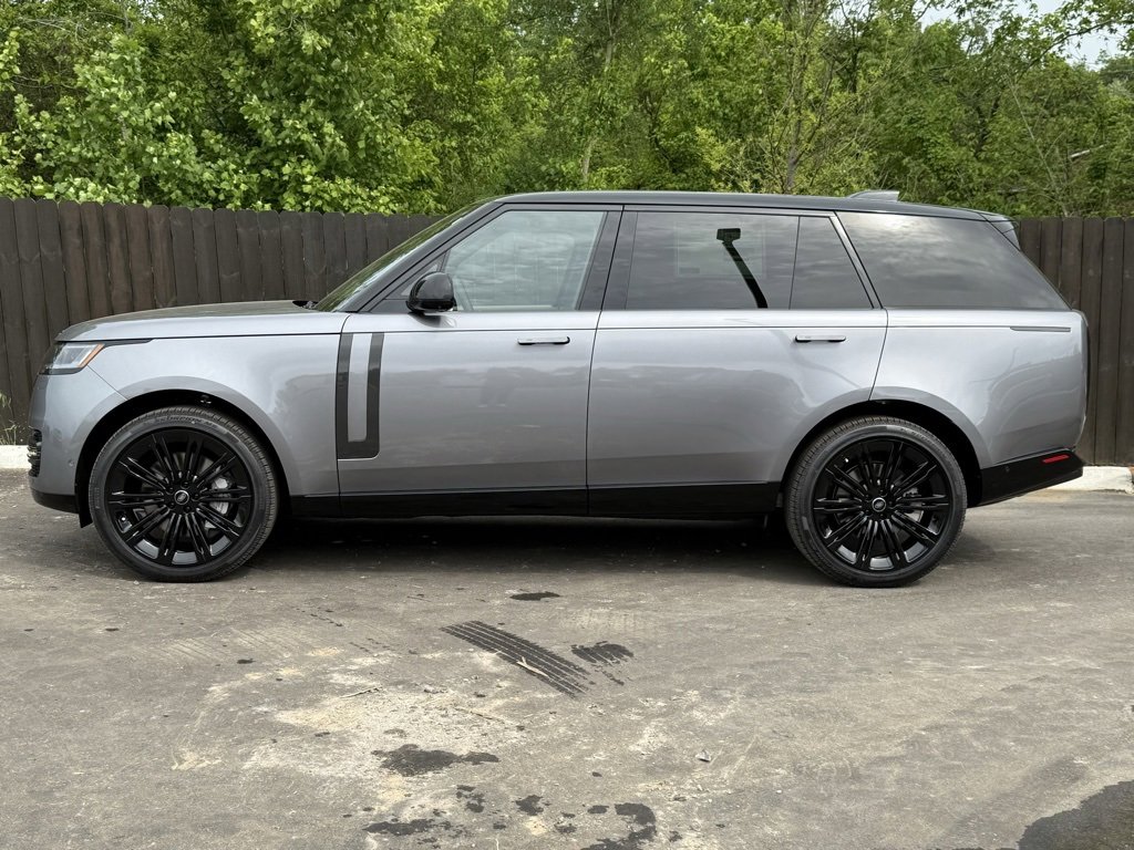 New 2025 Land Rover Range Rover Long Wheelbase SE video 2