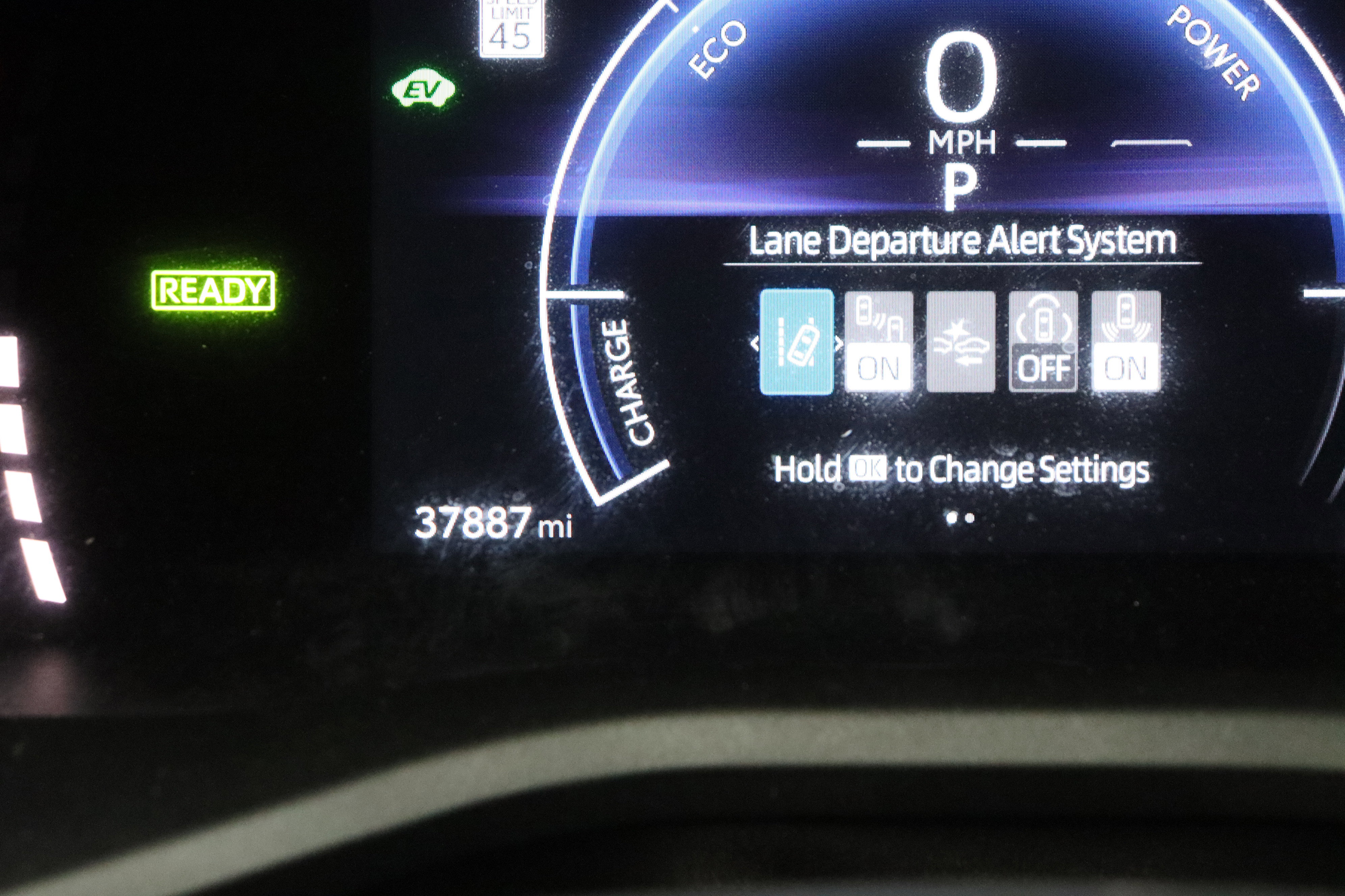 Used 2025 Toyota Camry LE FWD image 38