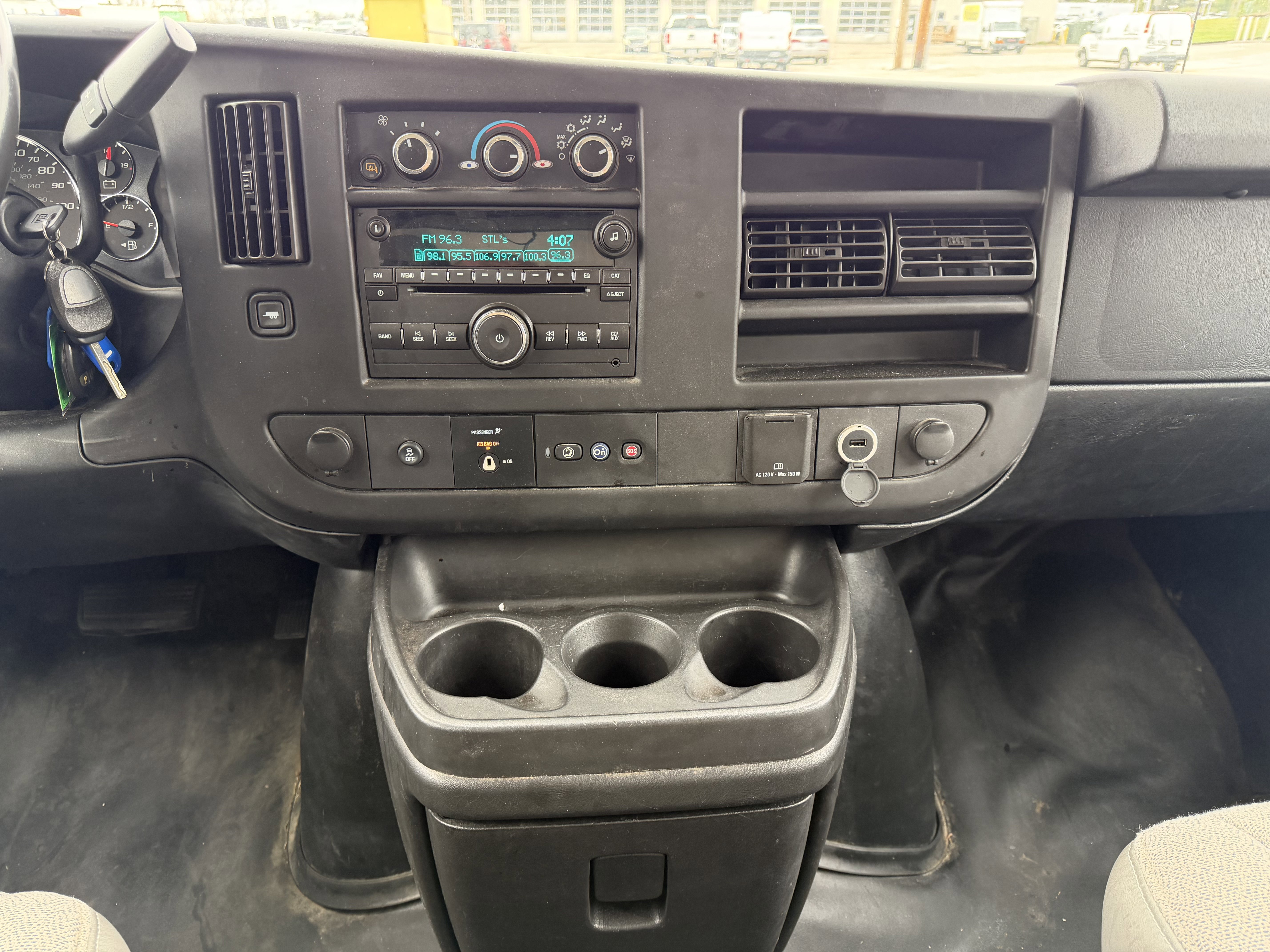 Used 2018 Chevrolet Express 2500 w/ Driver Convenience Package image 17