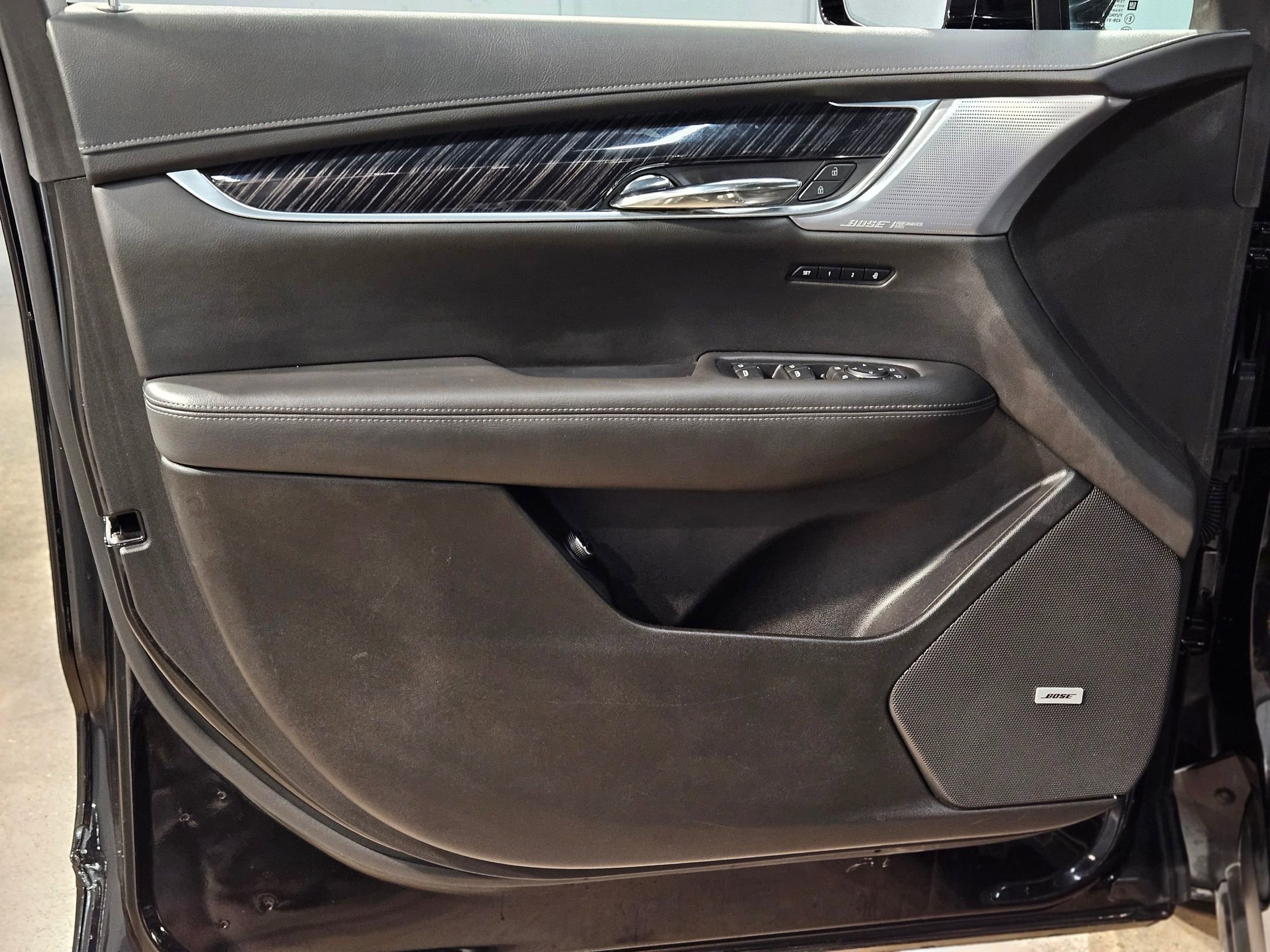 Used 2024 Cadillac XT6 Premium Luxury image 20