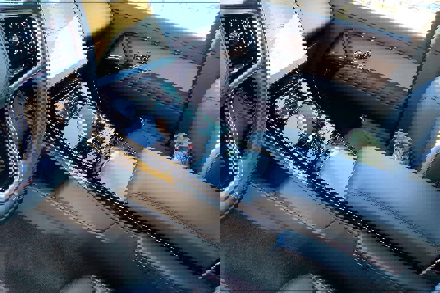 Used 2023 Land Rover Range Rover Sport SE image 16