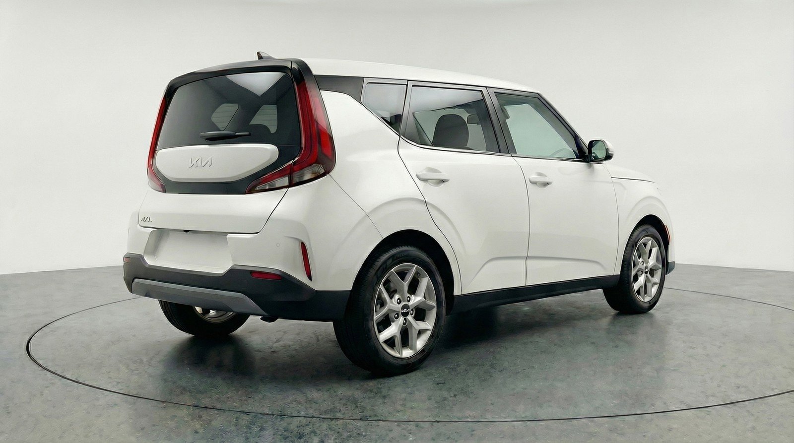 Used 2025 Kia Soul LX w/ LX Technology Package image 9