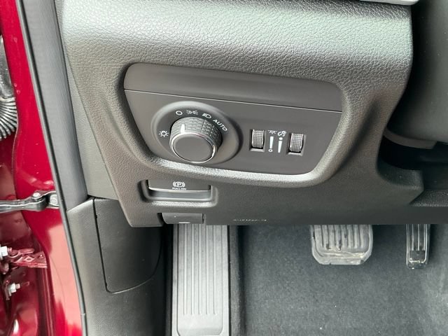 Used 2026 Jeep Grand Cherokee Laredo X AWD/4WD image 20