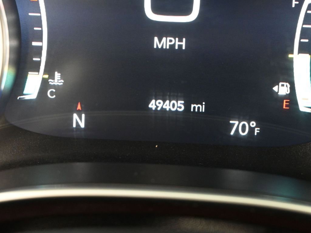 Used 2019 Chrysler Pacifica Limited image 33