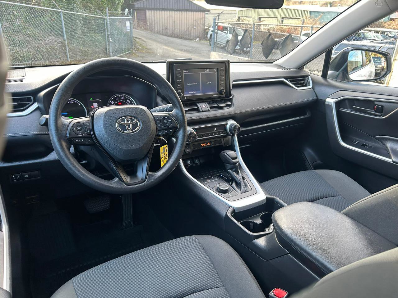 Used 2021 Toyota RAV4 LE AWD/4WD image 13