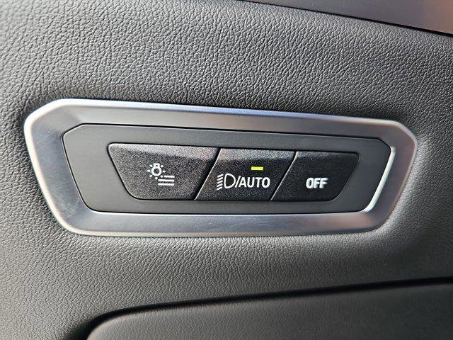 Certified 2024 BMW X7 xDrive40i w/ M Sport Package image 28