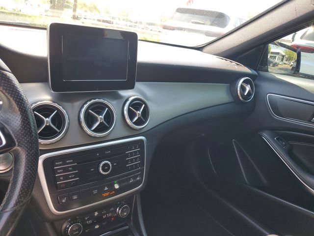 Used 2016 Mercedes-Benz GLA 250 4MATIC image 26