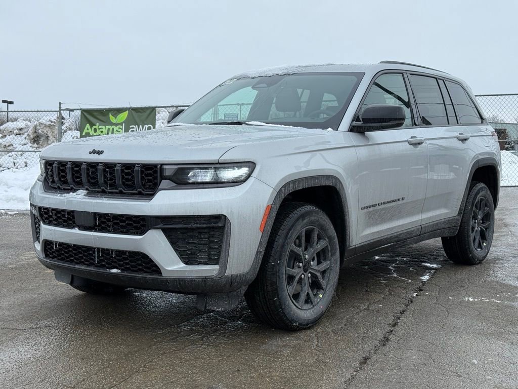 New 2026 Jeep Grand Cherokee Altitude AWD/4WD image 2