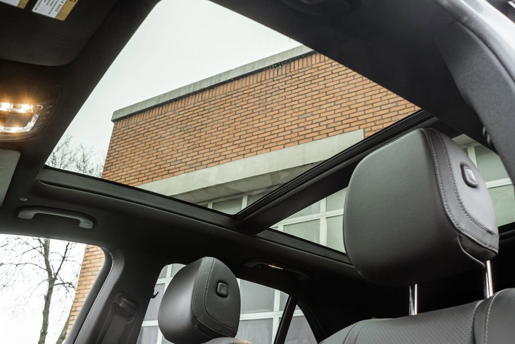 Used 2023 Mercedes-Benz GLE 350 4MATIC image 11