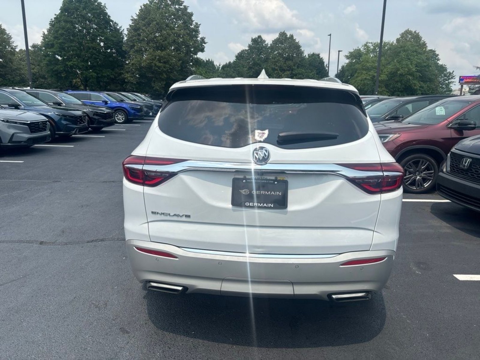 Used 2020 Buick Enclave Premium w/ Sun and Sites Package FWD image 10