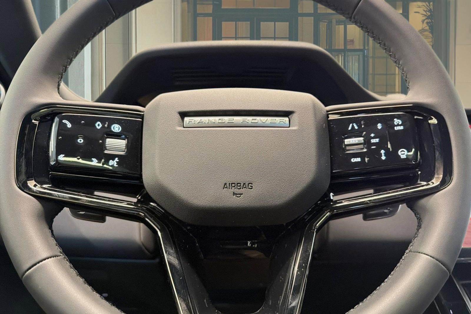 New 2026 Land Rover Range Rover Evoque Dynamic SE AWD/4WD image 17