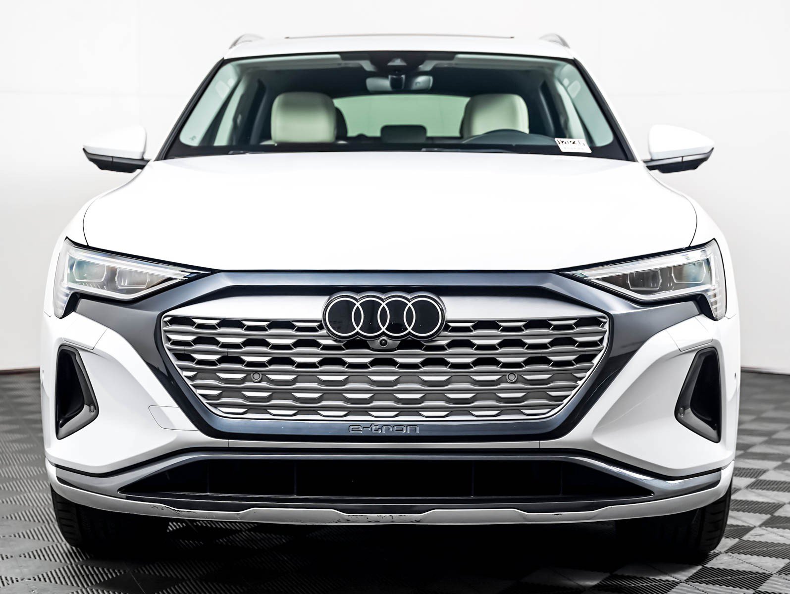Used 2024 Audi Q8 e-tron Premium Plus w/ Premium Plus Package AWD/4WD image 6