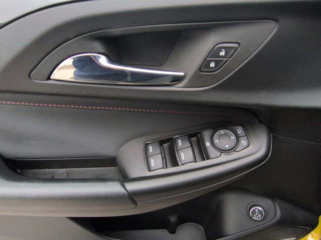 Used 2023 Chevrolet TrailBlazer RS w/ Sun and Liftgate Package image 25