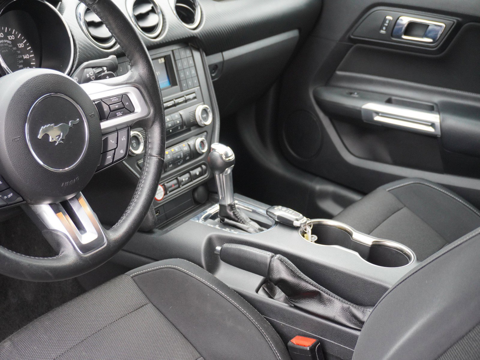 Used 2017 Ford Mustang Coupe image 13