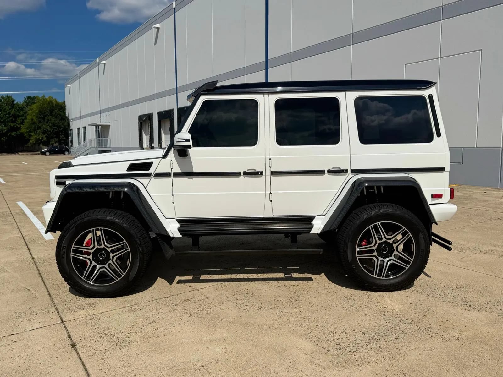 Used 2018 Mercedes-Benz G 550 Squared image 23