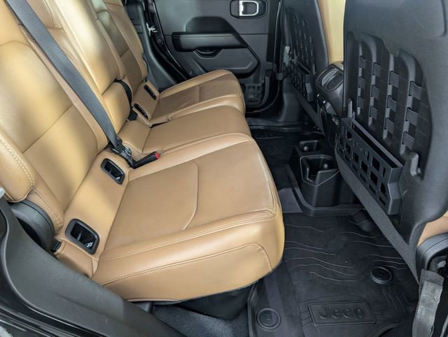 Used 2022 Jeep Gladiator Rubicon w/ Cold Weather Group image 29