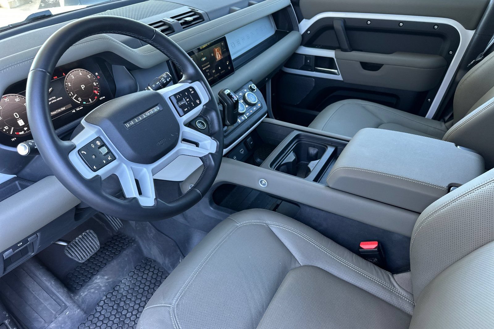 Used 2024 Land Rover Defender 110 S AWD/4WD image 11