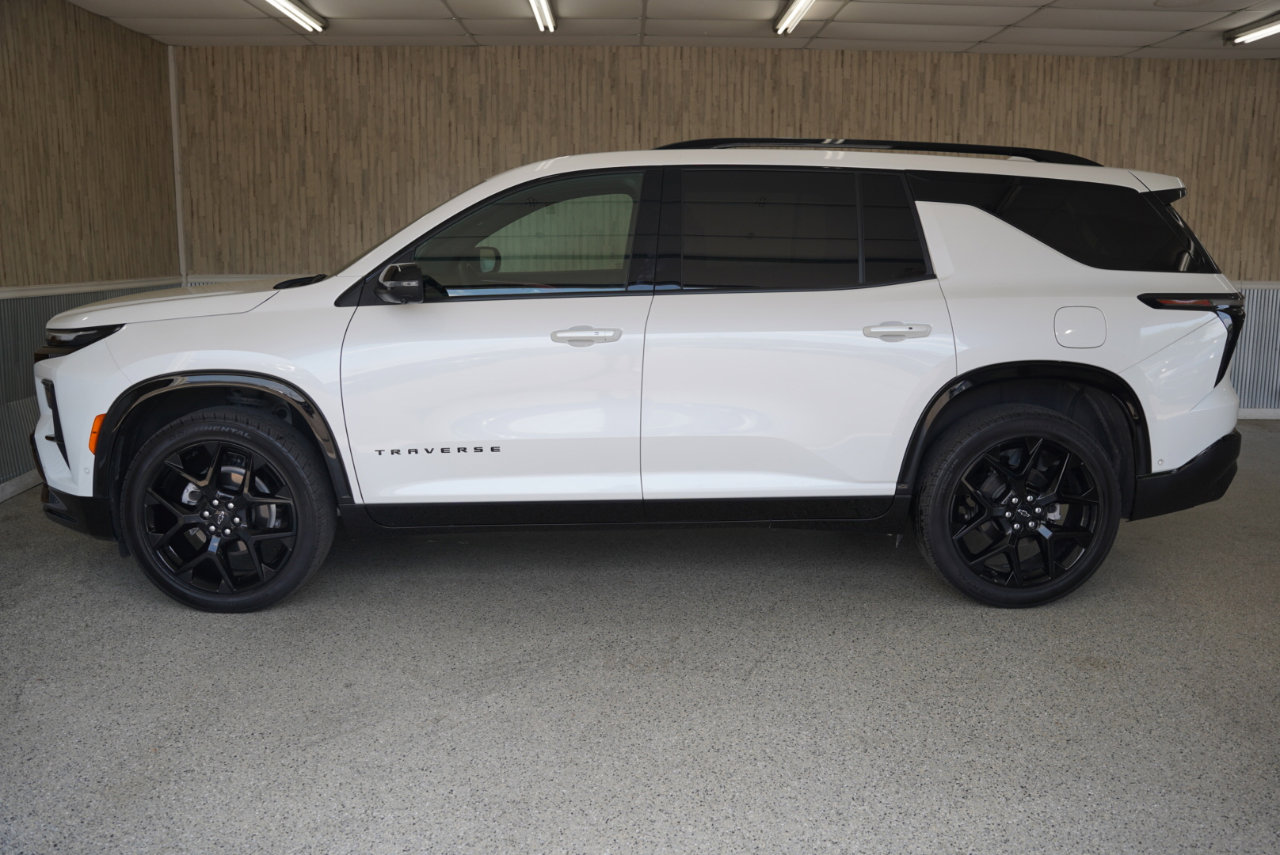 Used 2024 Chevrolet Traverse RS w/ LPO, Floor Liner Package image 5