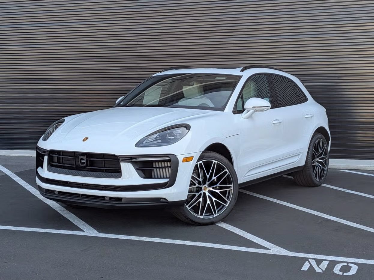 New 2026 Porsche Macan AWD/4WD image 1