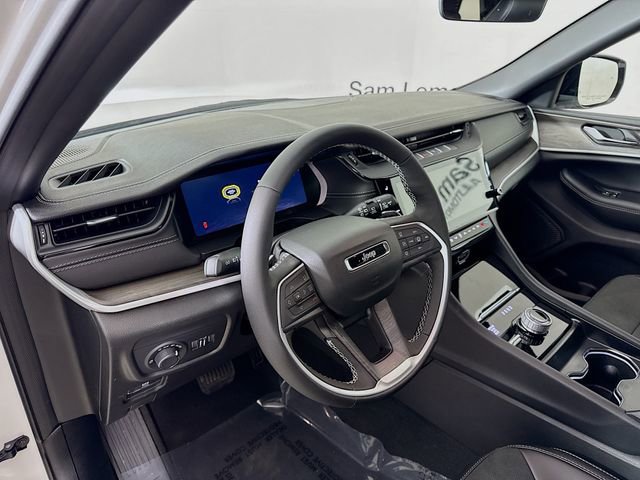 New 2026 Jeep Grand Cherokee Laredo image 9