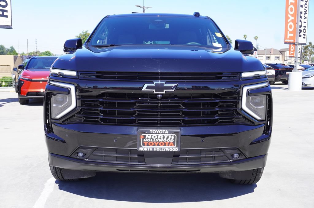 Used 2026 Chevrolet Suburban RST RWD image 3