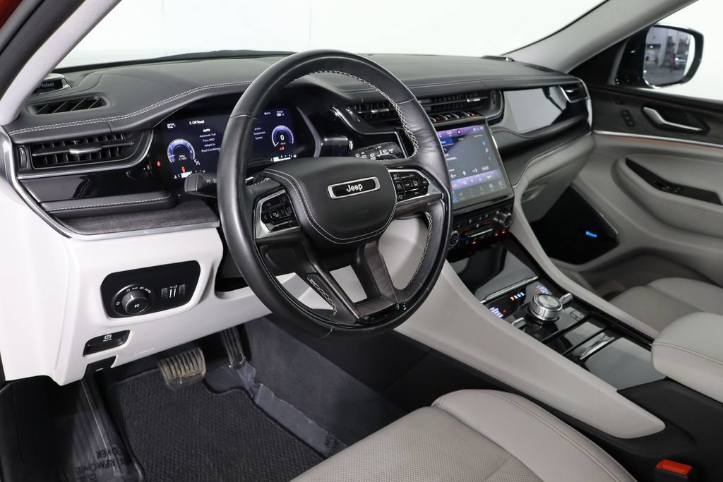 Used 2023 Jeep Grand Cherokee Overland w/ Adv Protech Group III AWD/4WD image 27