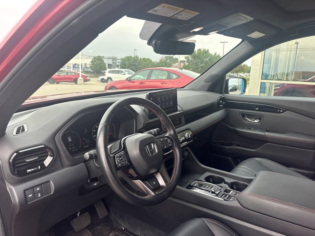 Certified 2025 Honda Pilot TrailSport image 11