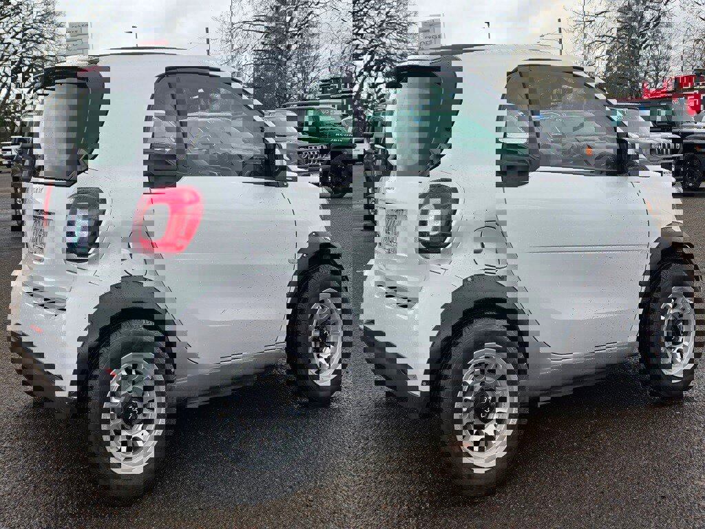 Used 2018 smart fortwo electric drive image 28