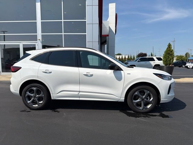 Used 2024 Ford Escape ST-Line w/ Tech Pack #1 AWD/4WD image 8