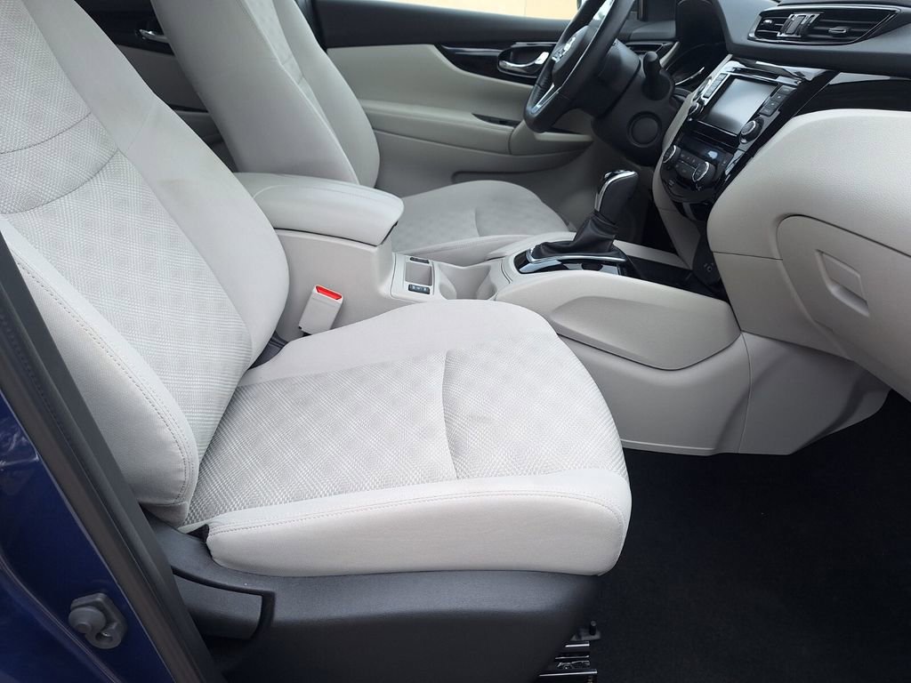 Used 2021 Nissan Rogue Sport SV image 28