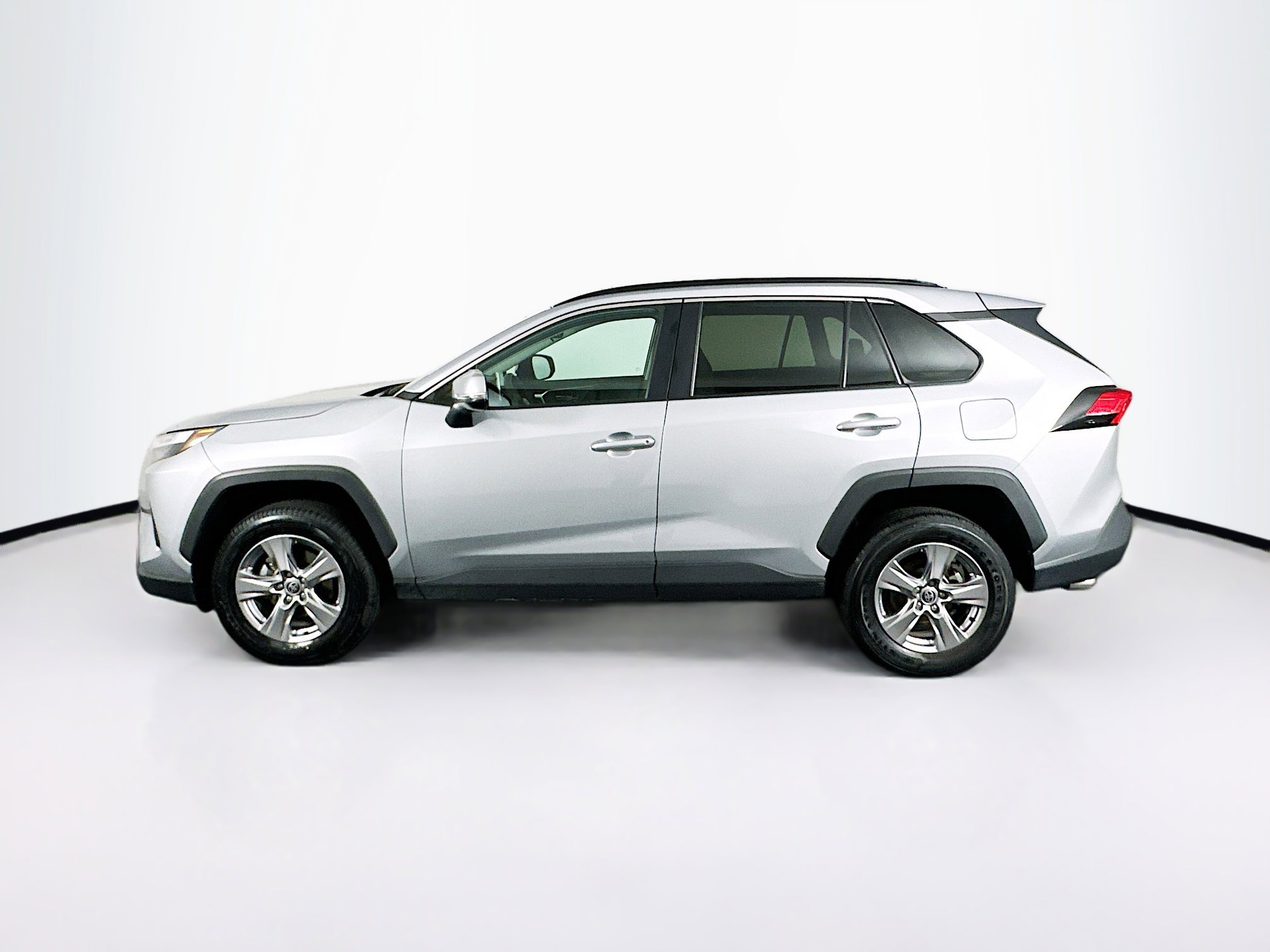 Used 2024 Toyota RAV4 XLE image 4