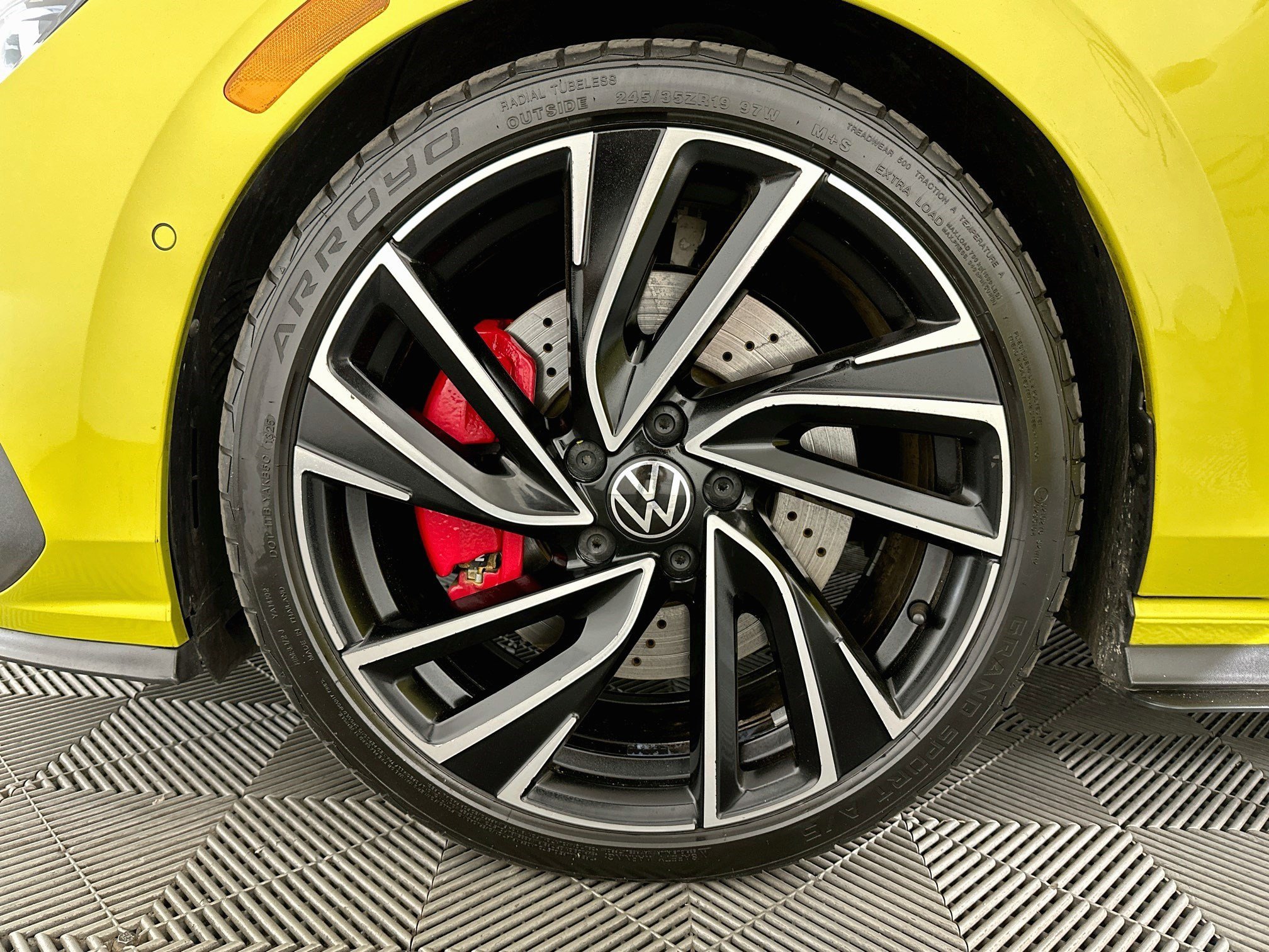 Used 2022 Volkswagen GTI Autobahn FWD image 34