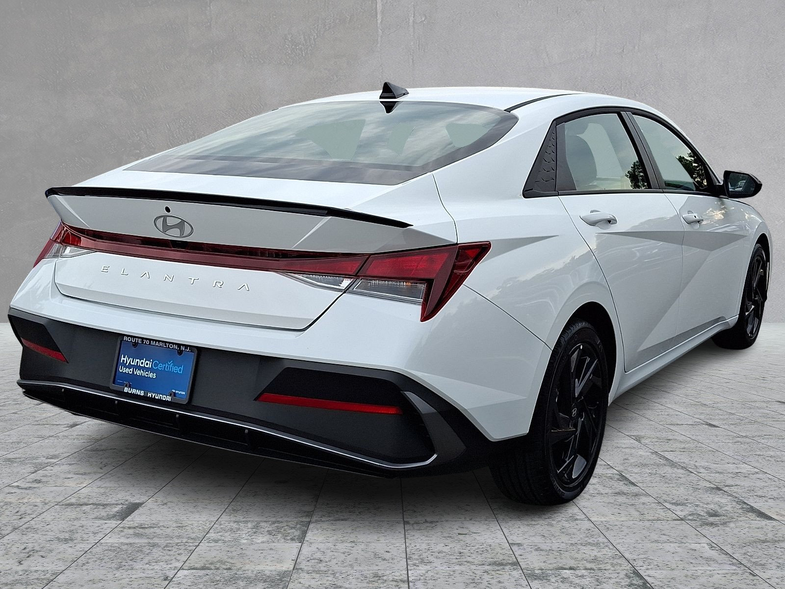 Used 2026 Hyundai Elantra Sport FWD image 4